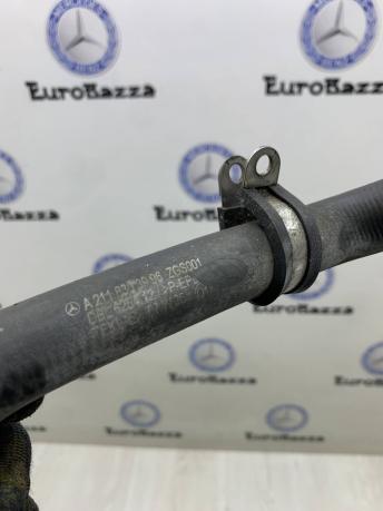 Патрубок отопительного контура Mercedes W211 A2118323996