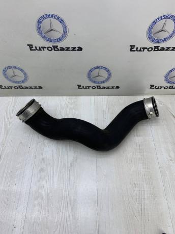 Патрубок интеркулера правый Mercedes W211 A2115282682