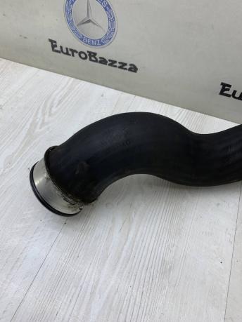 Патрубок интеркулера правый Mercedes W211 A2115282682