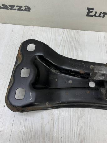 Подушка АКПП на площадке Mercedes W21 A2112421901