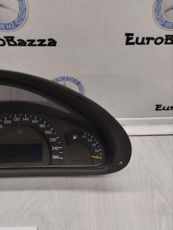 Приборная панель Mercedes W203 A2035407611