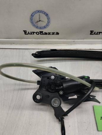 Направляющая шторки багажника Mercedes W212 A2128202942