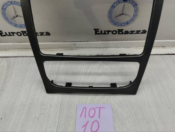 Накладка центральной консоли Mercedes W203 А2036809039 А2036809039
