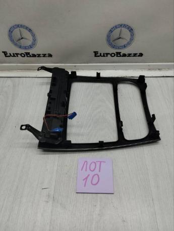 Накладка центральной консоли Mercedes W203 А2036809039 А2036809039