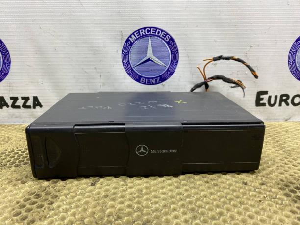 CD чейнджер Mercedes W215 2208274642