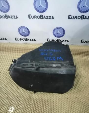 Корпус блока предохранителей Mercedes W220 2205400624