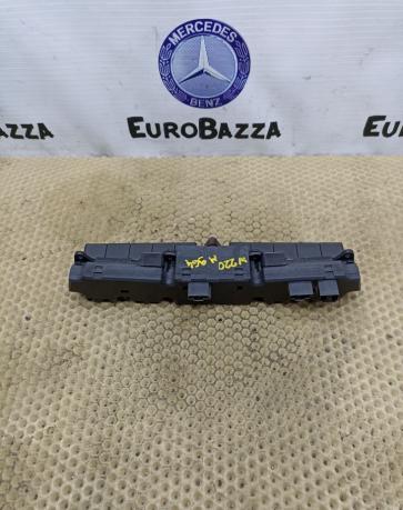 Блок кнопок Mercedes W220 2208218258