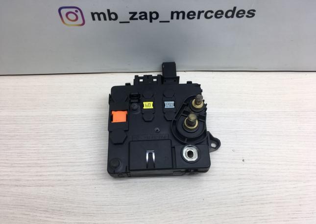 Блок предохранителей Mercedes W220 2205460641