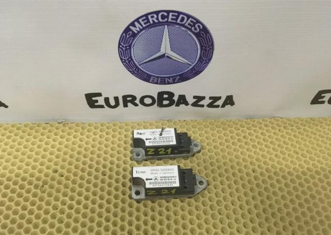 Датчик бокового удара Mercedes W210 A0008209926