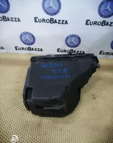 Корпус блока предохранителей Mercedes W220 2205400624