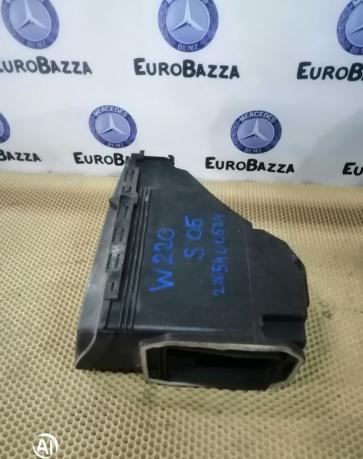 Корпус блока предохранителей Mercedes W220 2205400624