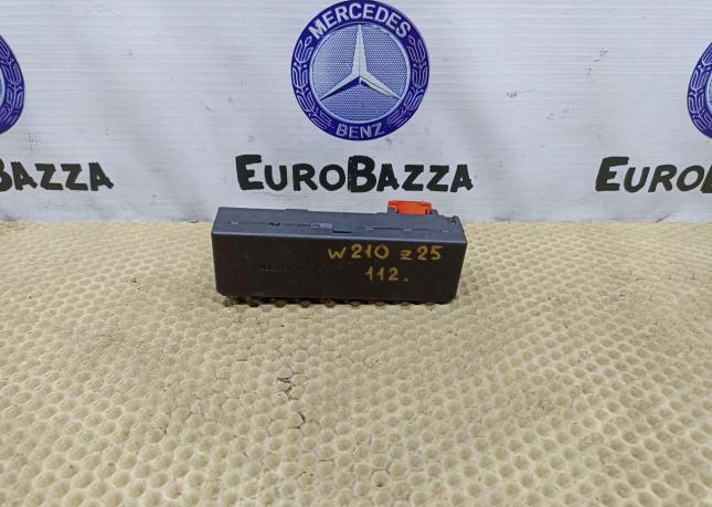 Блок предохранителей Mercedes W210 A0005400072