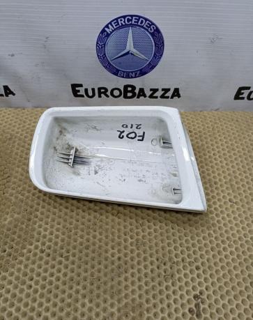 Корпус зеркала Mercedes W210 2108110260