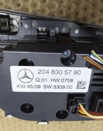 Блок управления климатом Mercedes W204 A2048305790