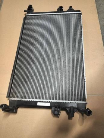 Радиатор дополнительный Volkswagen Tiguan 5Q0121251gb