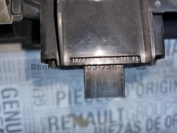  Рено Меган 3 кнопка стеклоподъемника передней 809600018R
