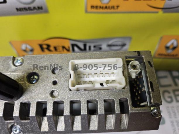 Рено Дастер магнитола с рамкой оригинал 281150954R 281150954R