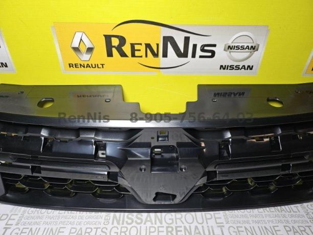 Рено Дастер 2 2015г основание решетки радиатора 623103564R