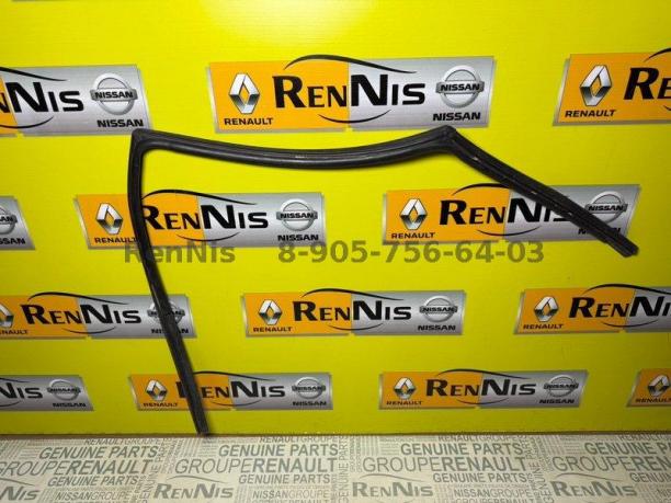 Рено Дастер 2 2021 NEW уплотнитель двери задний 823307873R