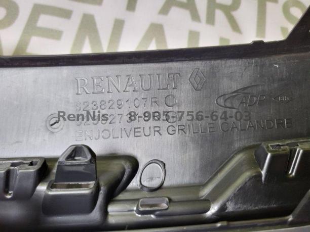 Рено Каптур Edition One накладка решетки радиатора 623829107R