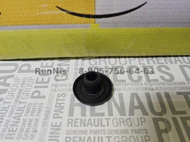 Рено Сандеро заглушка обшивки крышки багажника 904673170R