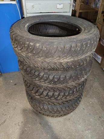 Рено Сандеро резина шины goodyear ultra grip 