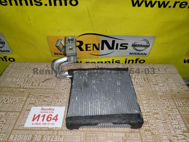 Рено Сандеро 2 2014 радиатор испаритель 272814151R