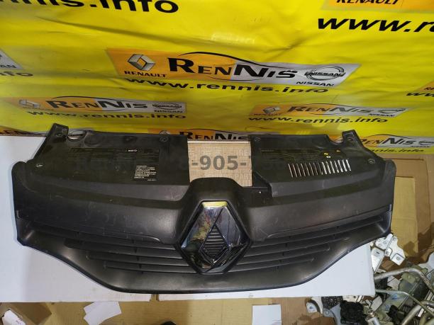 Рено Сандеро 2 SW 2014 решетка радиатора с 623107605R