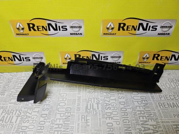 Рено Сандеро 2 2014 дефлектор радиатора верхний 628113517R
