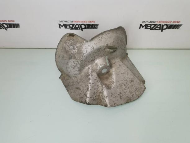 Тепловой экран правый Mercedes W221 a2212411334