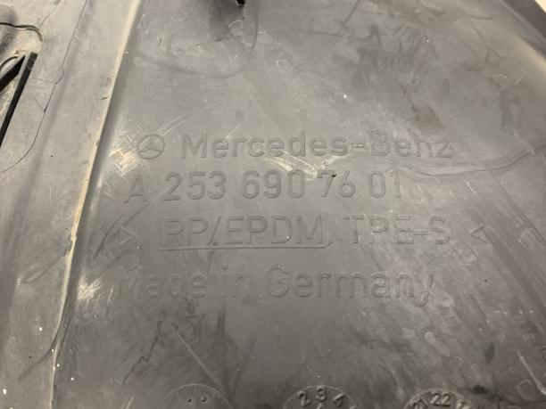 Подкрылок передний правый Mercedes X253 GLC 253 a2536907601