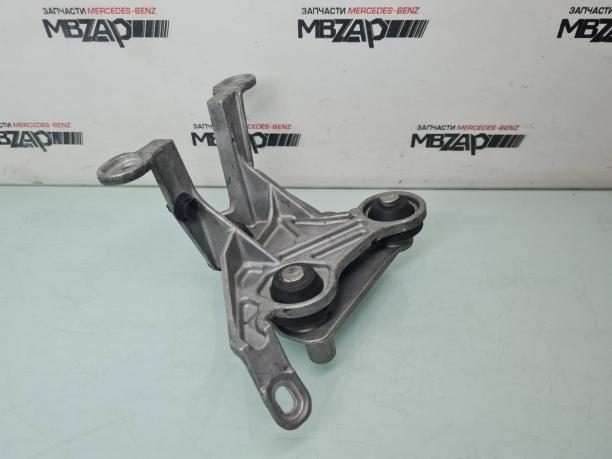 Кронштейн блока ABS Mercedes X204 GLK 204 a2044300110