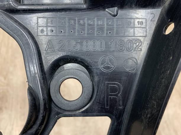 Кронштейн заднего бампера правый Mercedes W205 C a2058801802