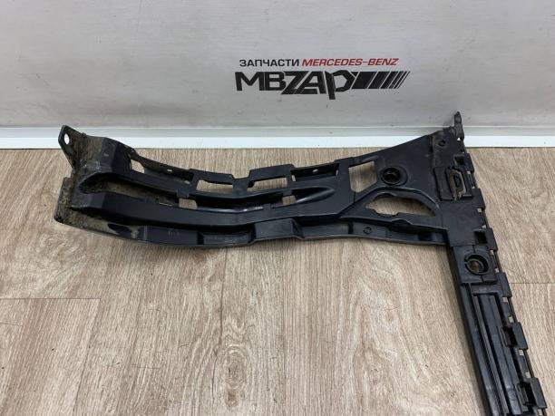 Кронштейн заднего бампера правый Mercedes W205 C a2058801802