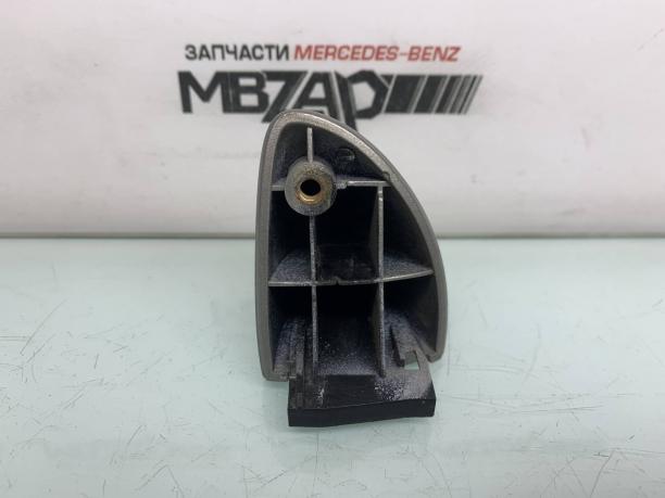 Уголок ручки двери Mercedes W164 ML 164 a1647600620