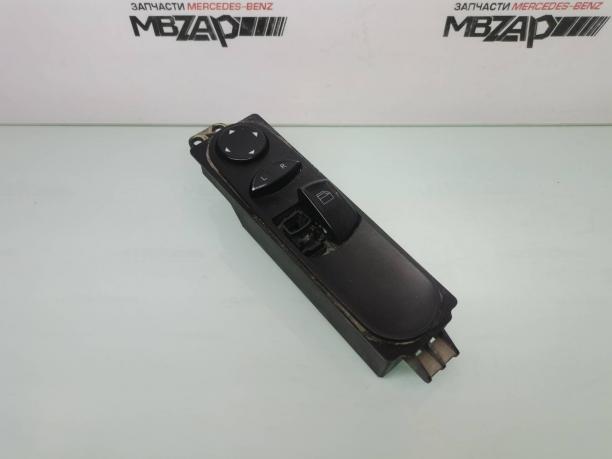 Блок кнопок стеклоподъемников Mercedes W639 Vito a6395450913