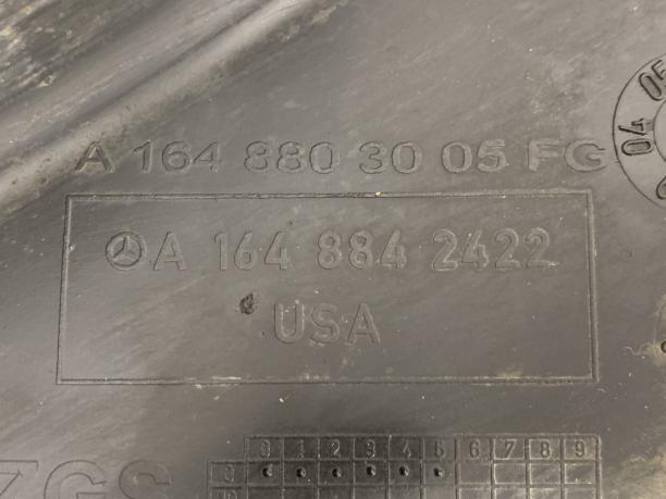 Подкрылок передний правый Mercedes X164 GL 164 a1648803005