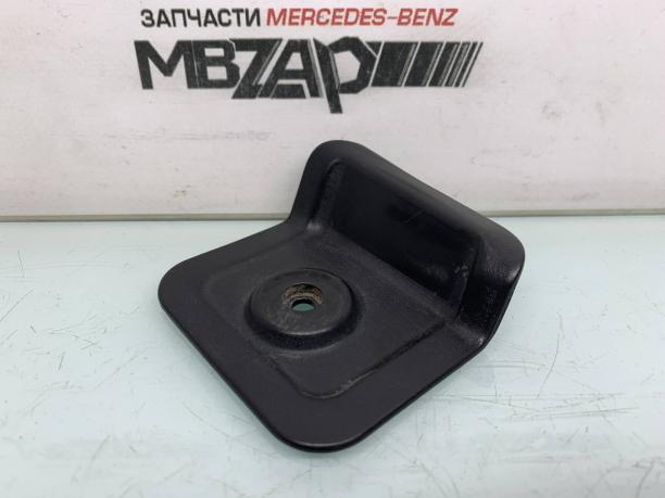 Заглушка водостока правая Mercedes W164 ML 164 a1647430229