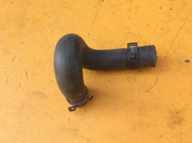 Патрубок шланг охлаждения Mercedes w204 W212 C E a2712030382
