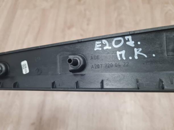 Декоративная планка двери Mercedes W207 E 207 a2077200422