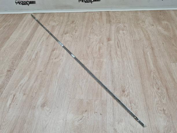 Молдинг правой двери нижний Mercedes W207 E 207 a2077270222
