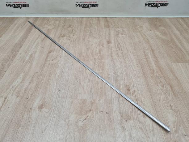 Молдинг правой двери нижний Mercedes W207 E 207 a2077270222