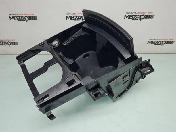 Подстаканник в подлокотнике Mercedes W251 R 251 a2516808300