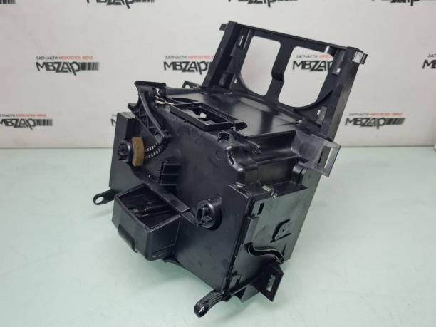 Подстаканник в подлокотнике Mercedes W251 R 251 a2516808300