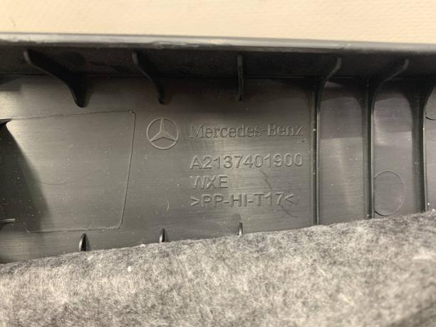 Обшивка крышки багажника Mercedes W213 a2137401900