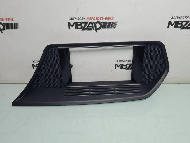 Рамка дисплея Mercedes W207 E 207 a2076800136