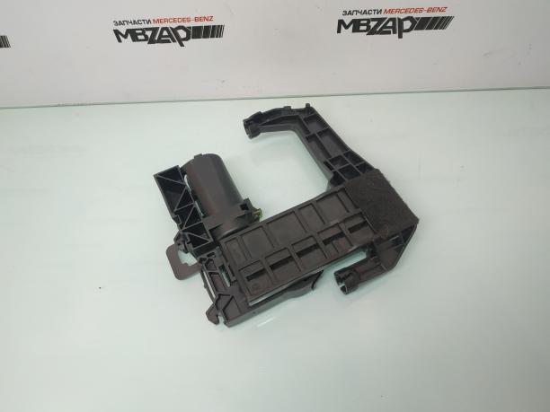 Моторчик подголовника Mercedes w211 w164 W219 E ML a0009700026