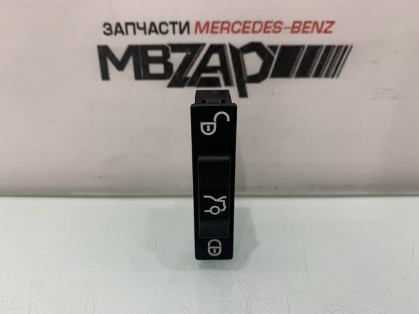 Кнопка блокировки багажника Mercedes W222 S 222 a2229050704