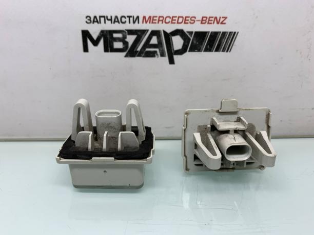 Плафон подсветки номера Mercedes W218 CLS 218 a0999067000