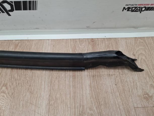 Уплотнитель капота Mercedes W447 V 447 a4478310042